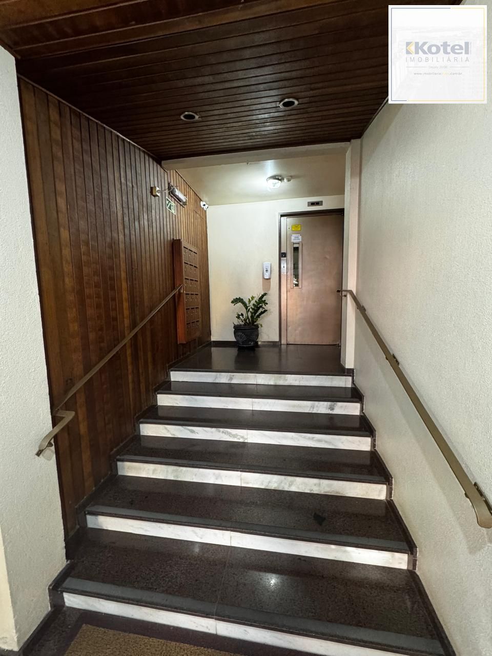 Apartamento à venda no Centro Histórico de Porto Alegre – 1 quarto, com elevador.