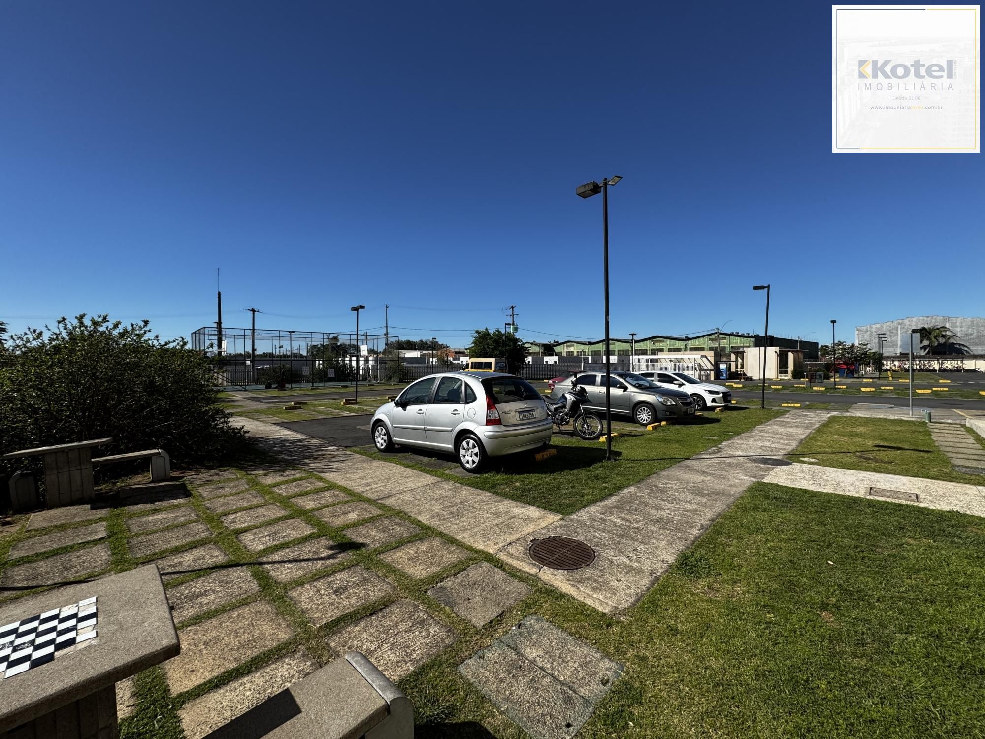 Apartamento de 2 dormitórios com garagem desocupado. — foto 3