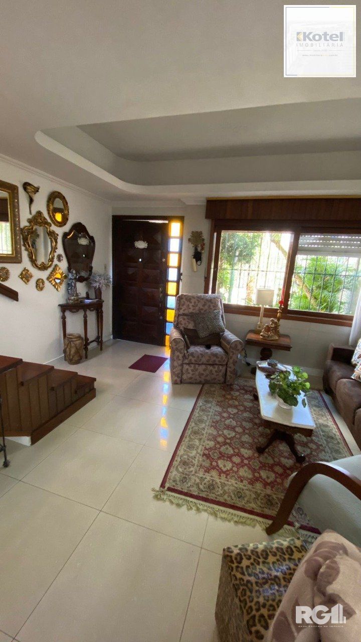 CASA AMPLA 3 DORMITÓRIOS NO ANDAR SUPERIOR NA CIDADE BAIXA . — foto 2