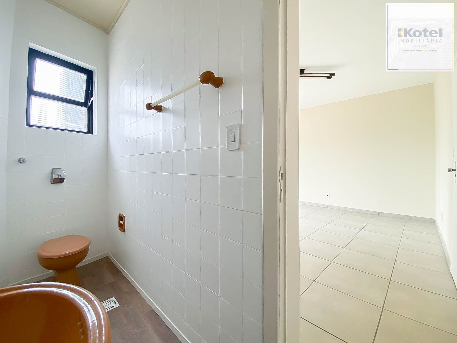 Sala Comercial à Venda na Av. Benjamin Constant – Andar Alto e Portaria