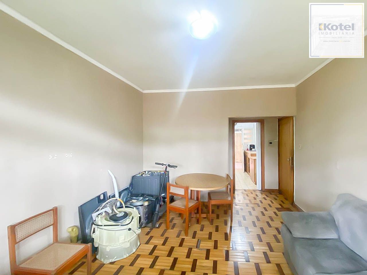 Apartamento 2 Dormitórios com Vaga Coberta no Menino Deus – Av. Ganzo, de Frente