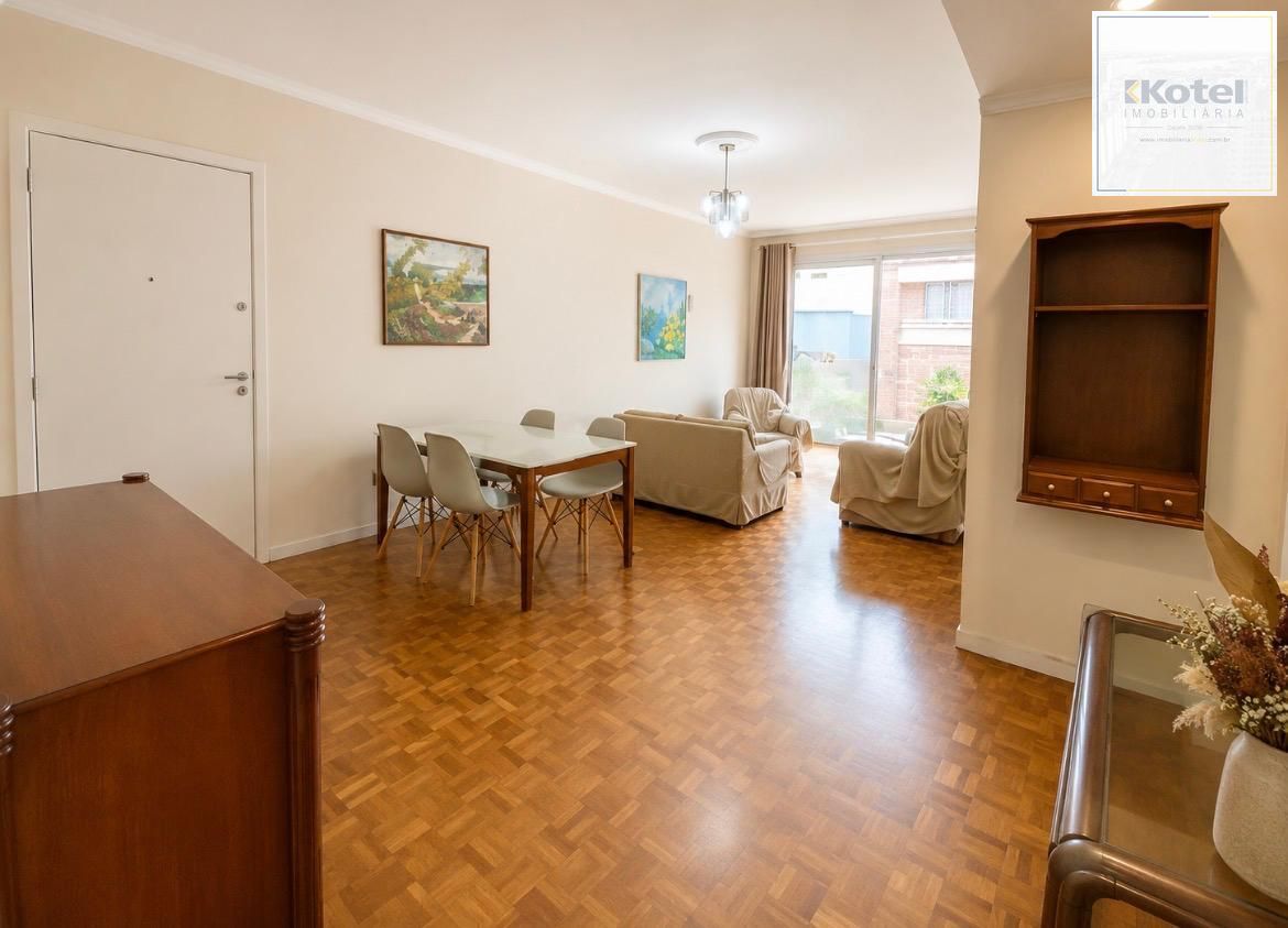 Apartamento de 2 Dormitórios, Sol, Vista e Excelente Localização.
