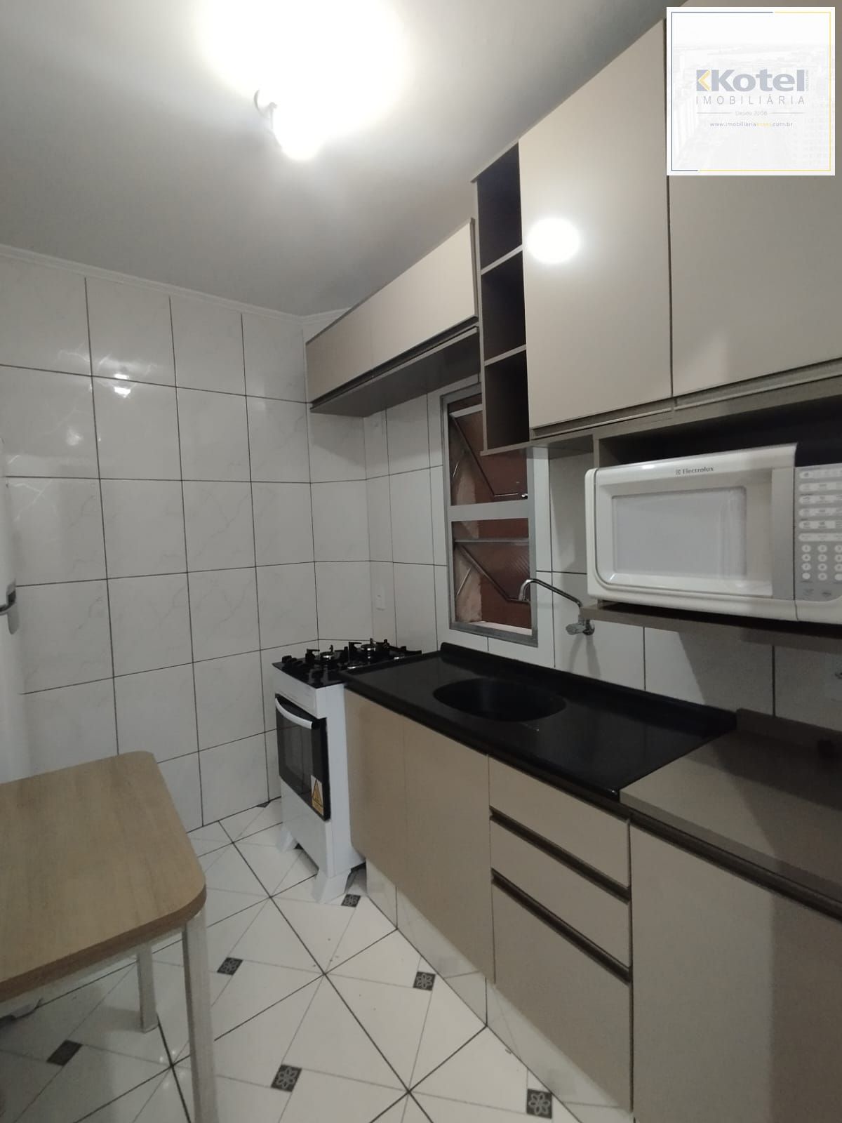 Apartamento-cozinha-mobiliada
