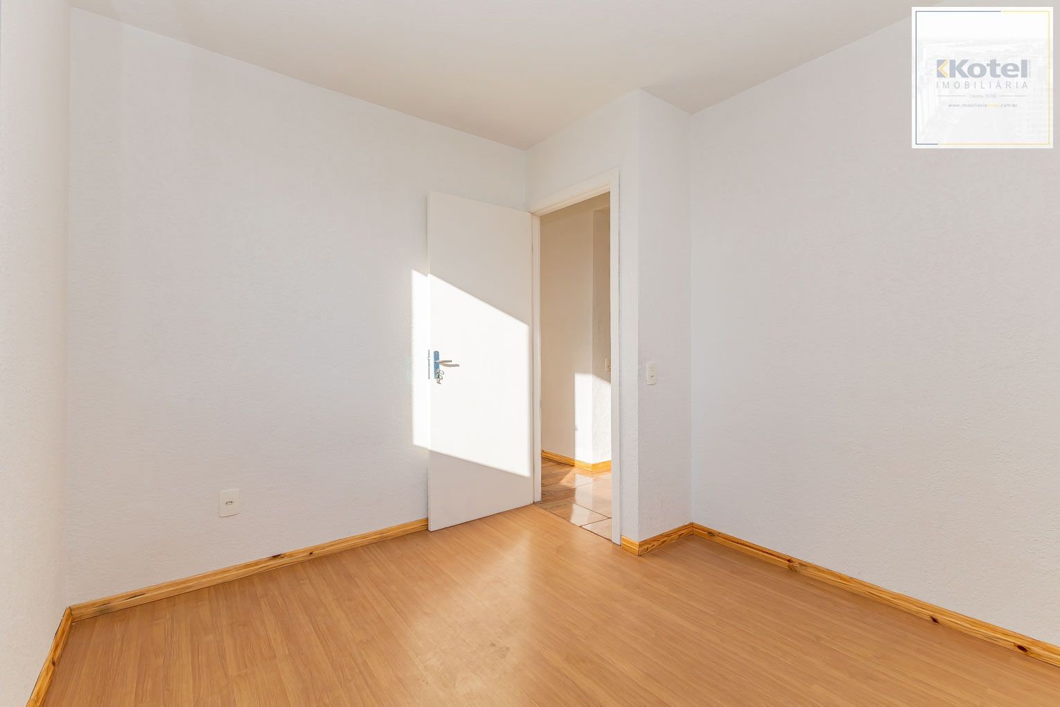 apartamento-dormitório-ensolarado