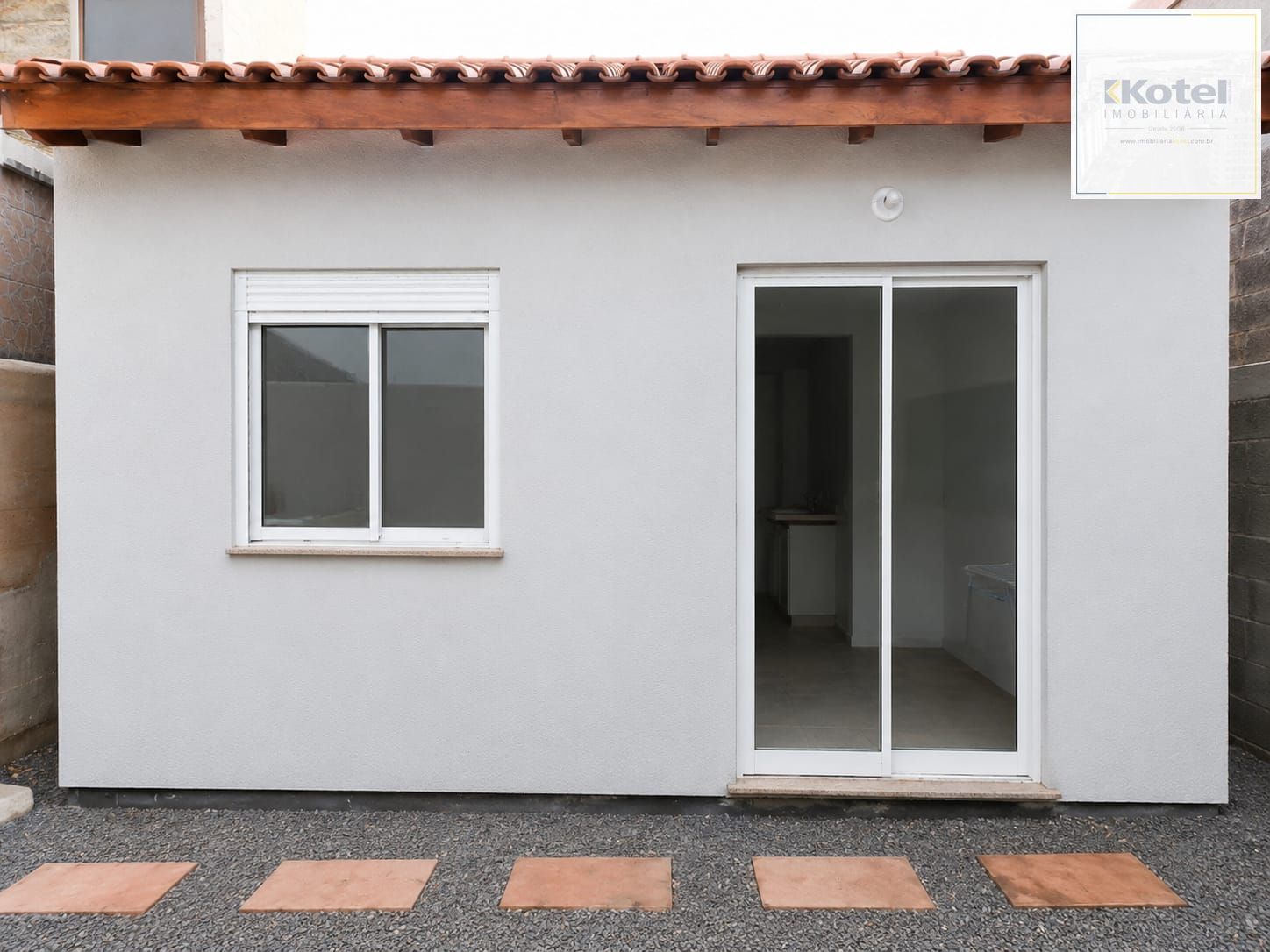 STUDIO-FUNDOS-IMOVEL