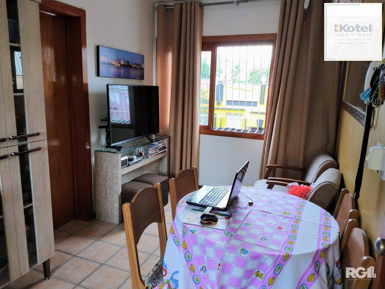 Apartamento de 1 dormitório com vaga de garagem escriturada na Rua Lopo Gonçalves.