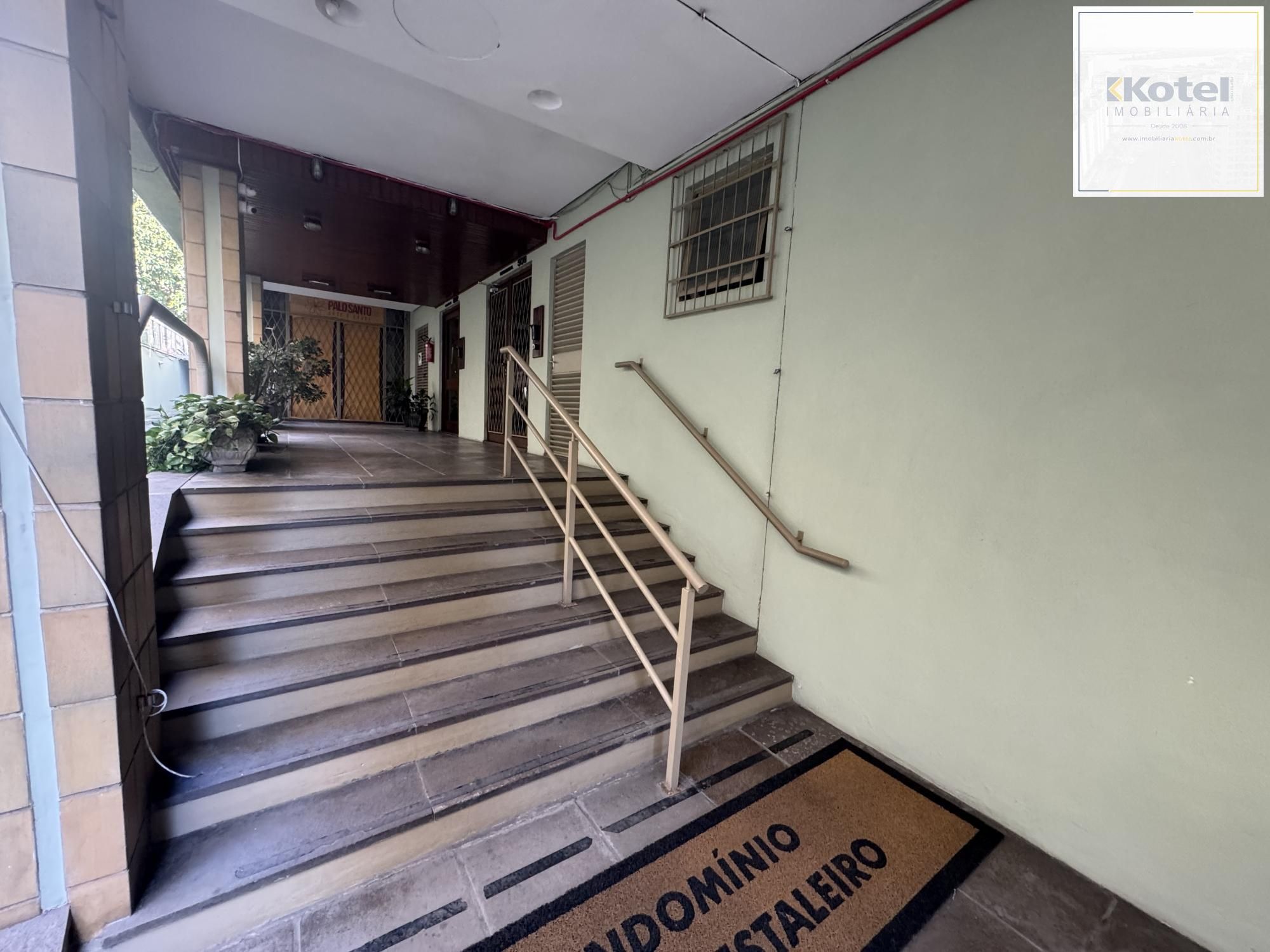 Cobertura de 2 Dormitórios com Suíte, garagem e Vista Panorâmica em Porto Alegre