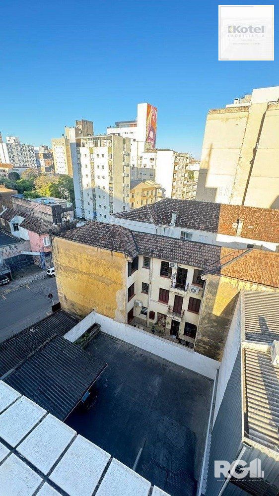 APARTAMENTO DE 3 DORMITÓRIOS COM VAGA DE GARAGEM NO CENTRO HISTÓRICO. — foto 4