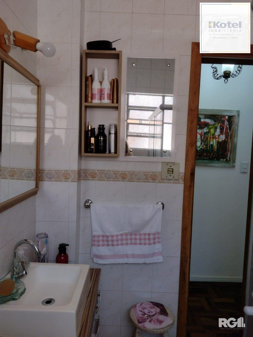 Apartamento de 2 dormitórios,  sala, cozinha, área de serviço separada, banheiro social. — foto 5