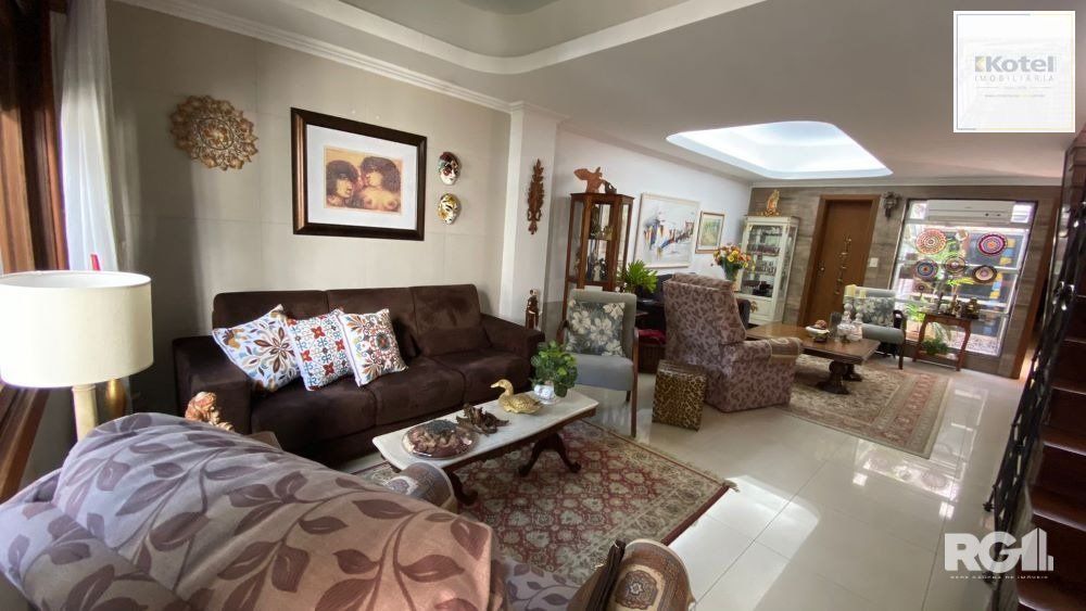 CASA AMPLA 3 DORMITÓRIOS NO ANDAR SUPERIOR NA CIDADE BAIXA . — foto 3