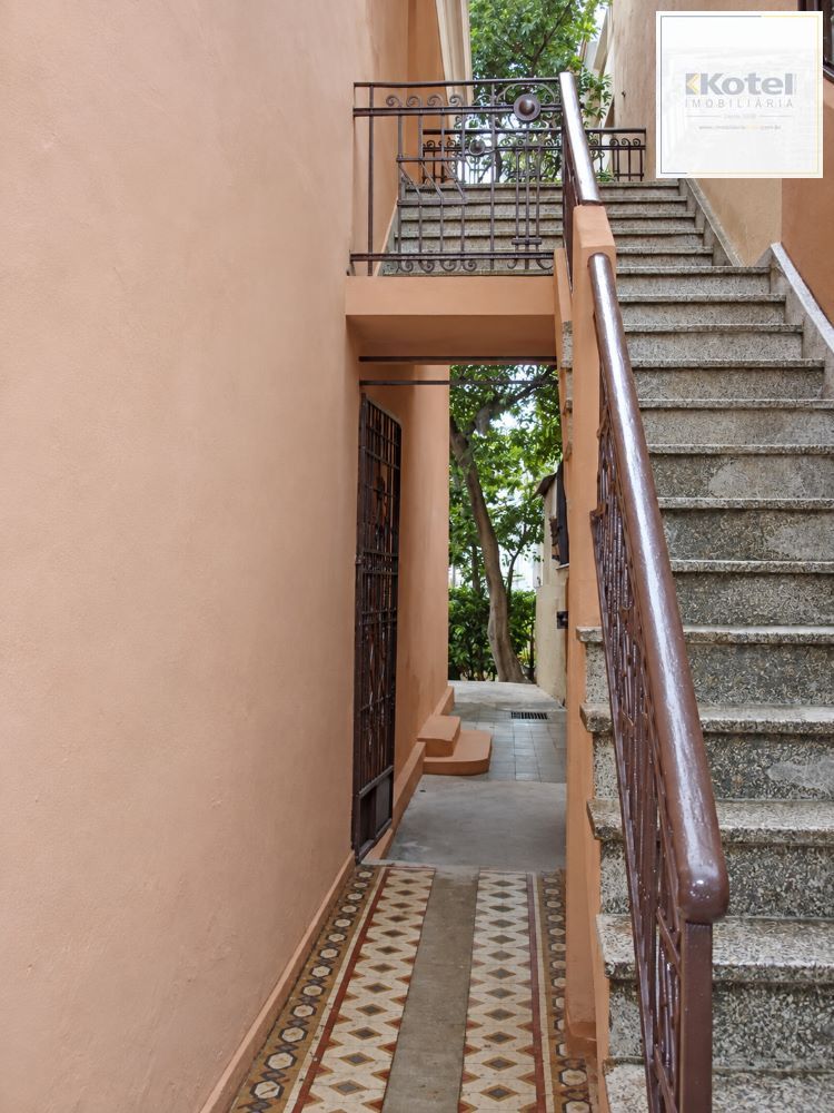 CORREDOR-ESCADARIA-JARDIM-INTERNO