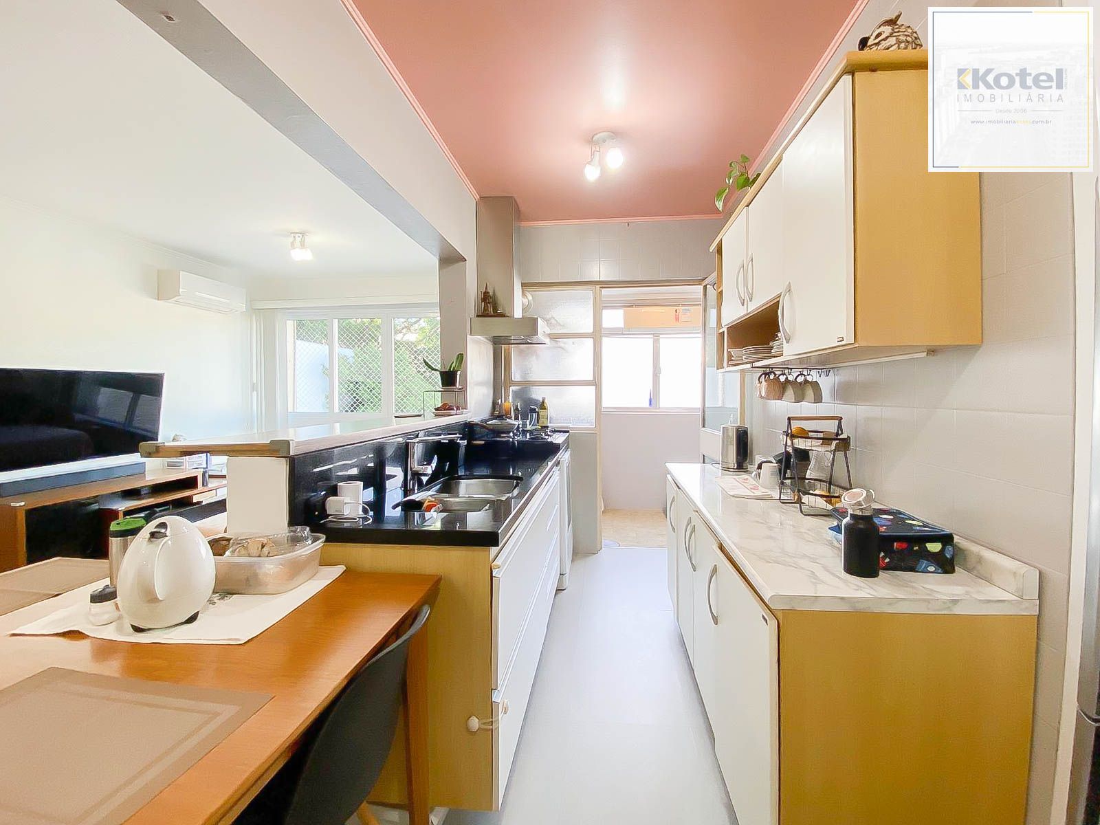 Apartamento 2 Dormitórios com Suíte, Closet, Escritório e Garagem no Rio Branco
