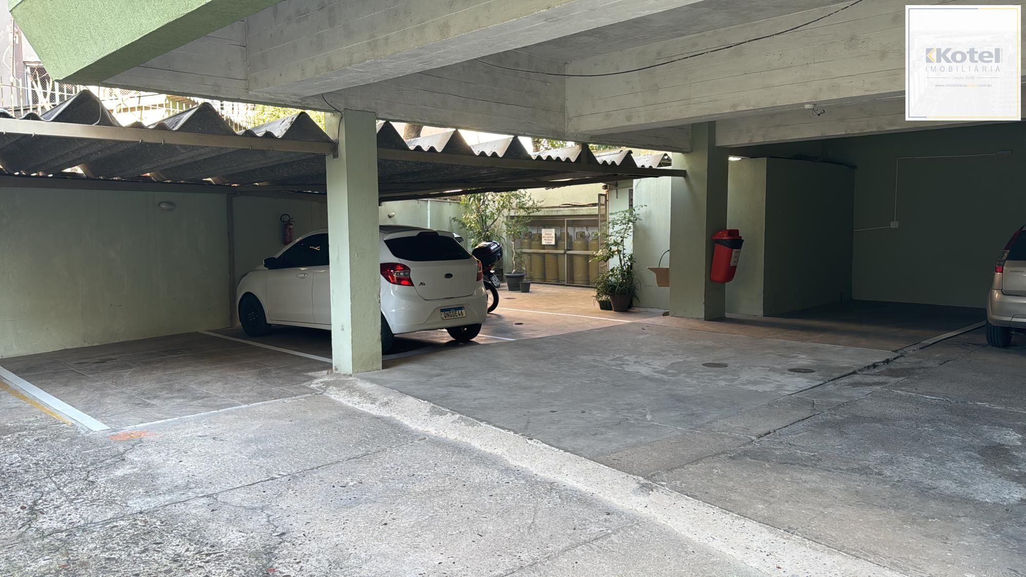Cobertura de 2 Dormitórios com Suíte, garagem e Vista Panorâmica em Porto Alegre