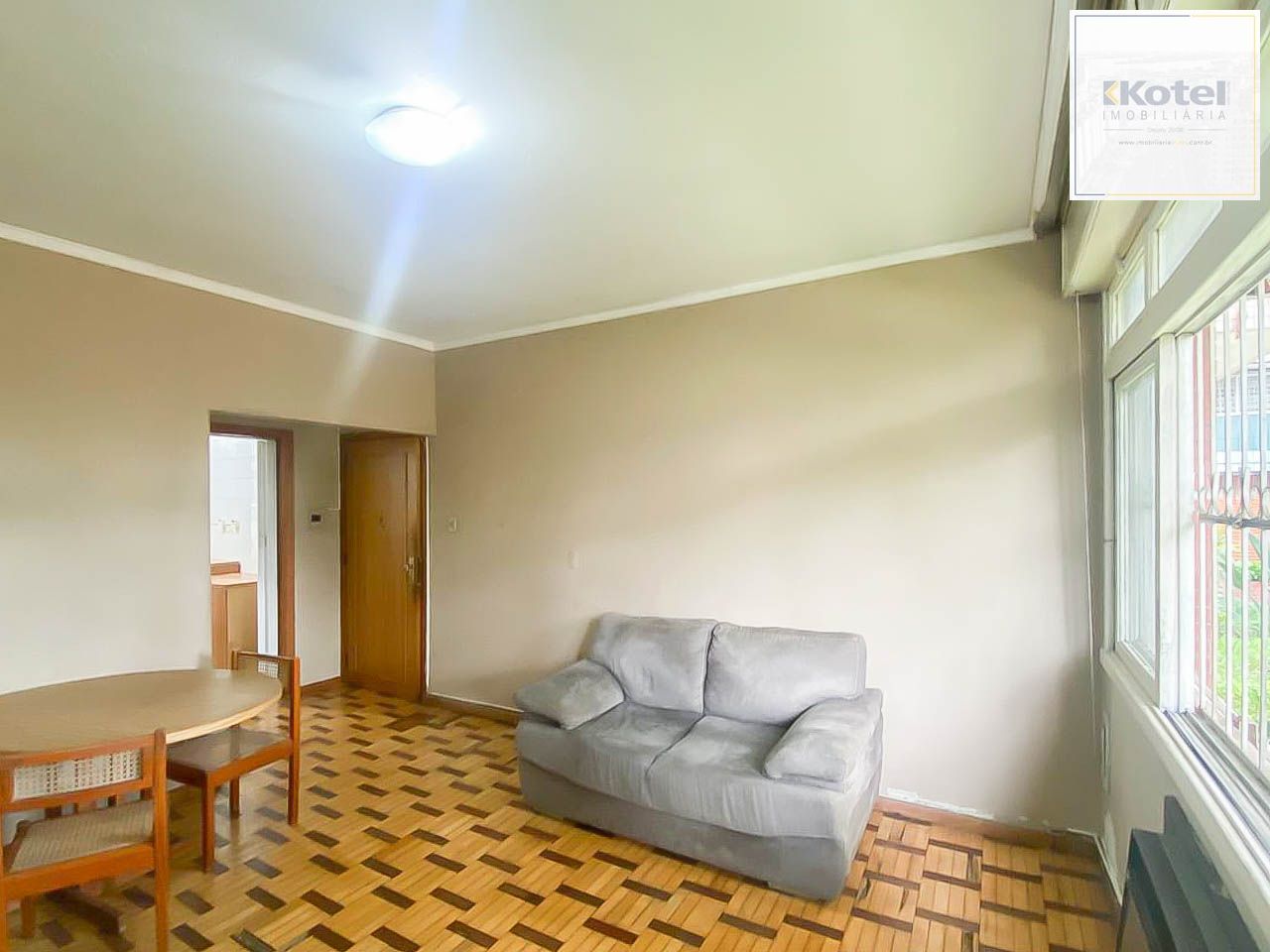 Apartamento 2 Dormitórios com Vaga Coberta no Menino Deus – Av. Ganzo, de Frente