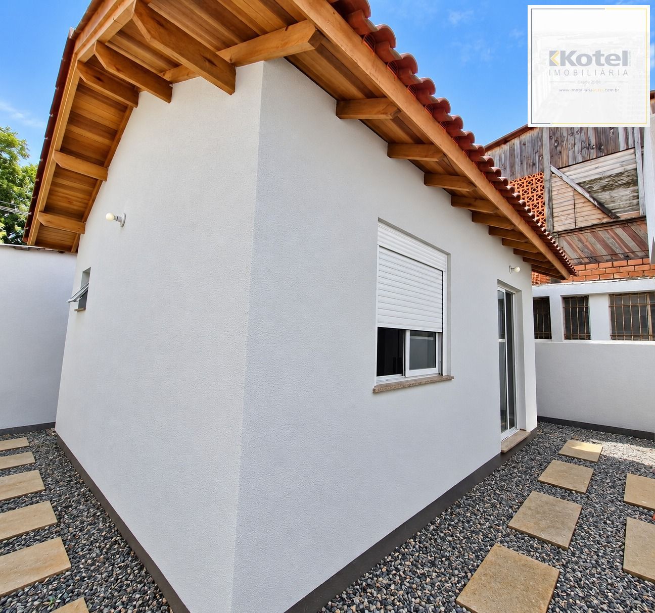 FACHADA-LATERAL-IMOVEL