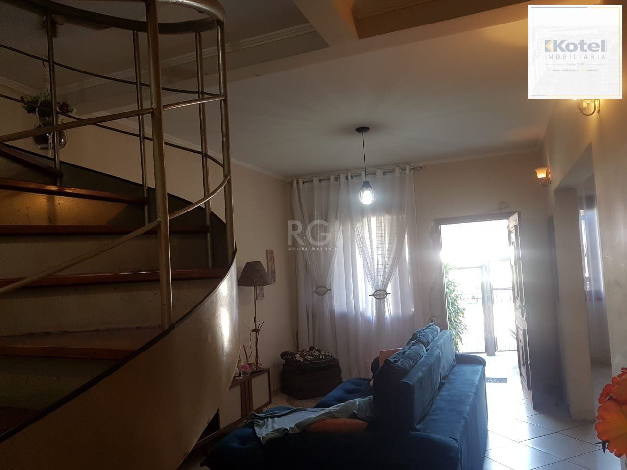 Casa para Venda - 300m², 4 dormitórios, sendo 1 suites, 2 vagas - Glória — foto 2