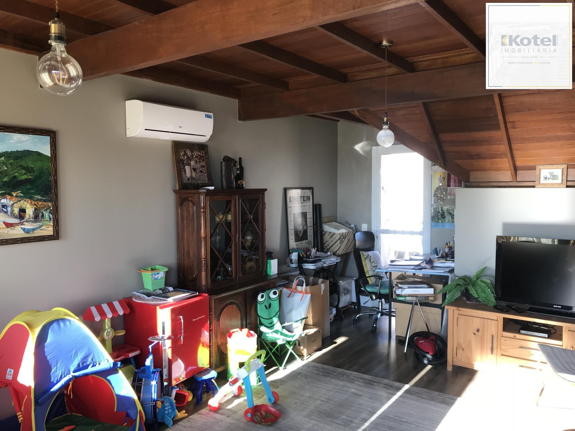 Casa Condominio para Venda - 230.51m², 4 dormitórios, sendo 1 suites, 3 vagas - Pedra Redonda