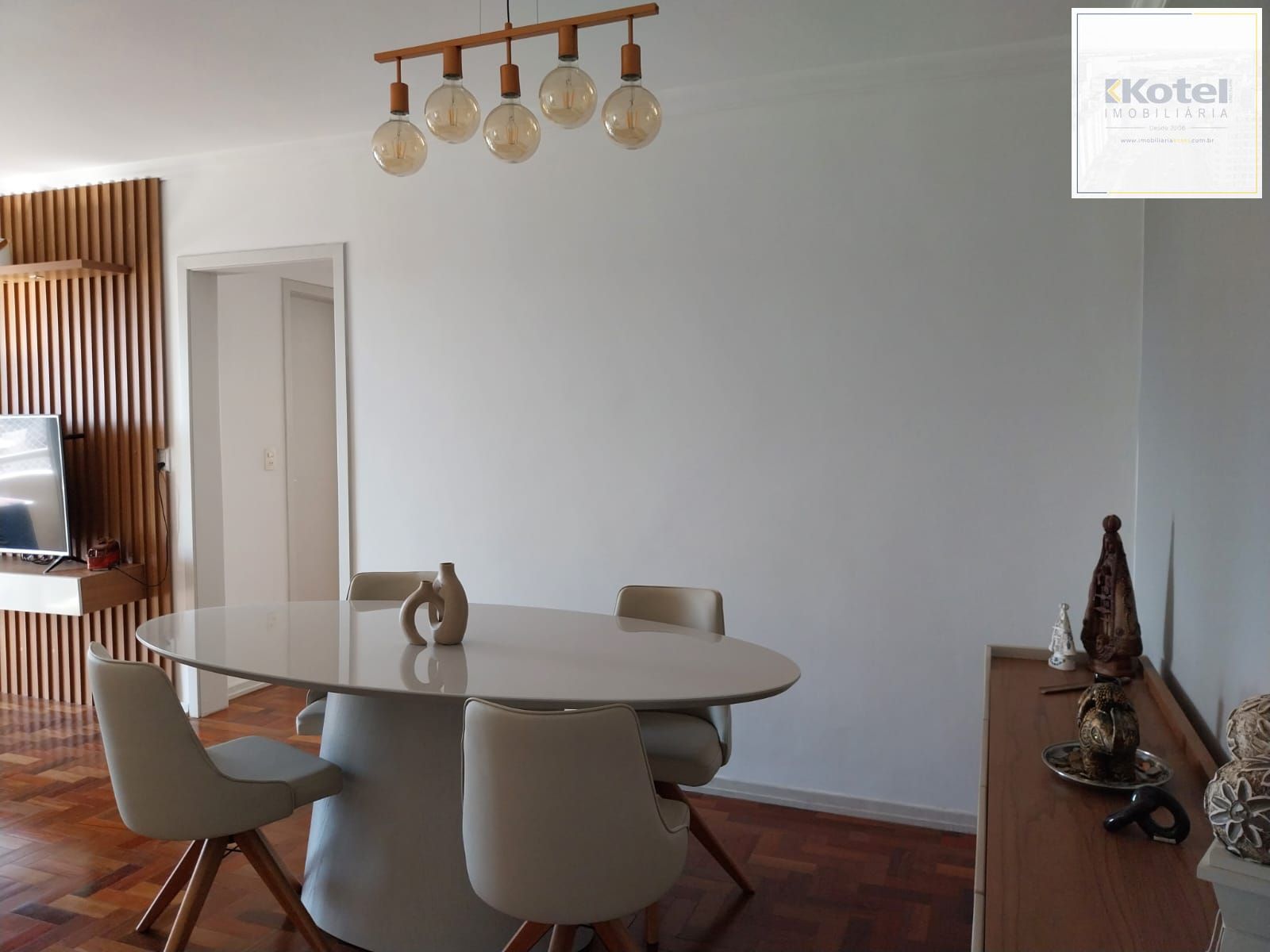 Apartamento de 2 dormitórios com vaga de garagem e sacada no Bairro Santana — foto 3