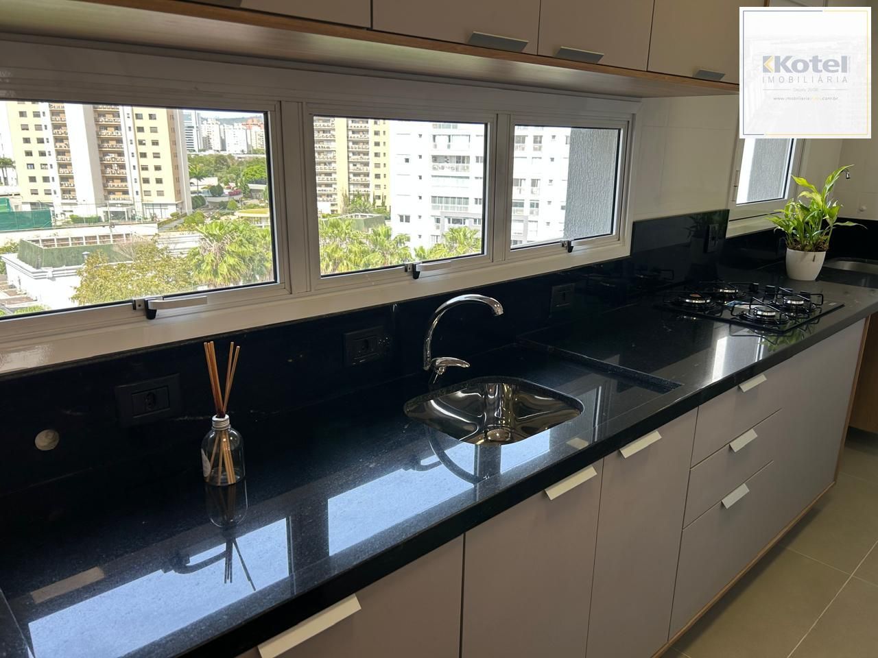 Apartamento 3 suites, 2 vagas, bairro Jardim Europa