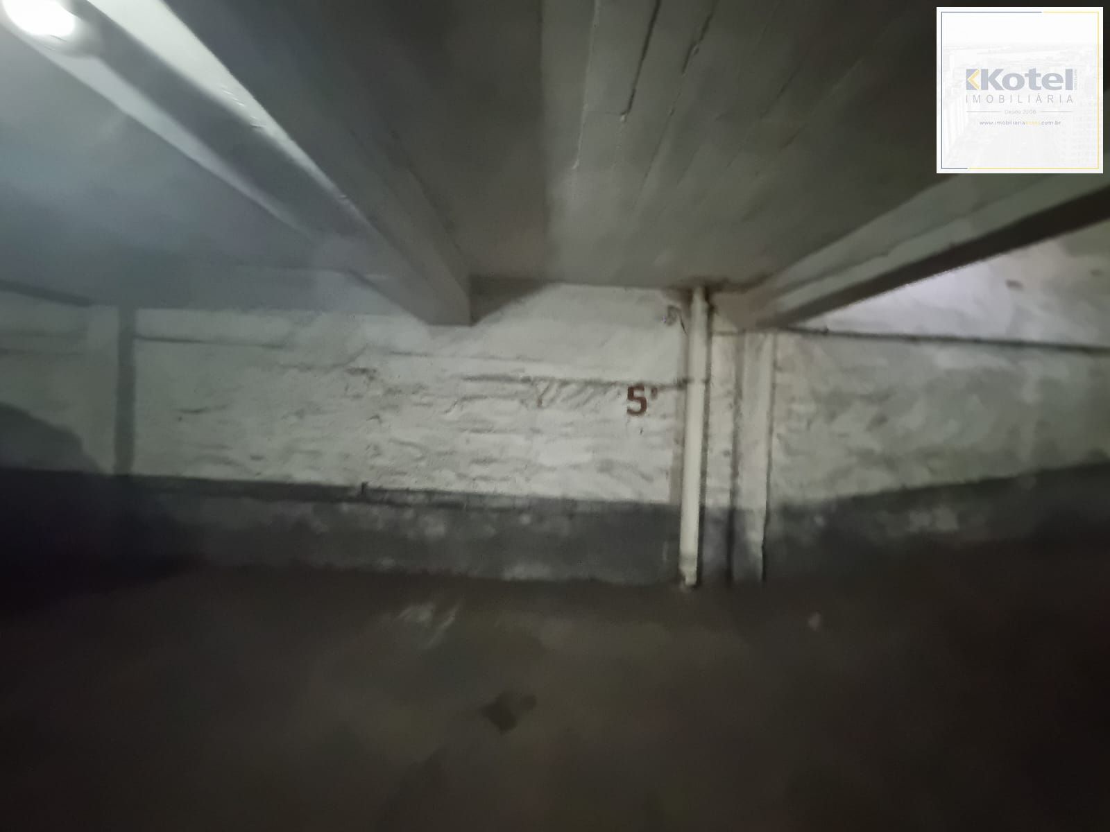 Box de garagem para venda no centro