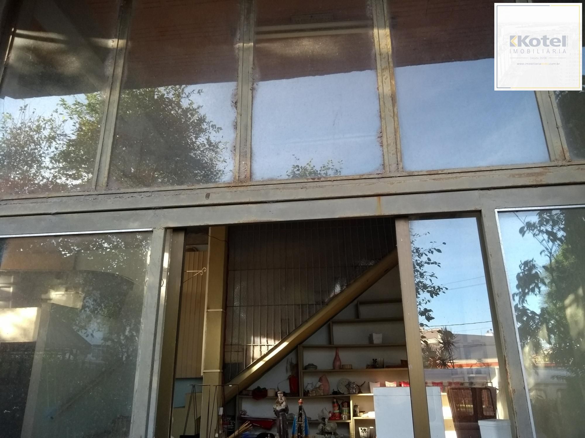 Predio para Venda - 291m², 3 dormitórios, sendo 2 suites, 1 vaga - Partenon