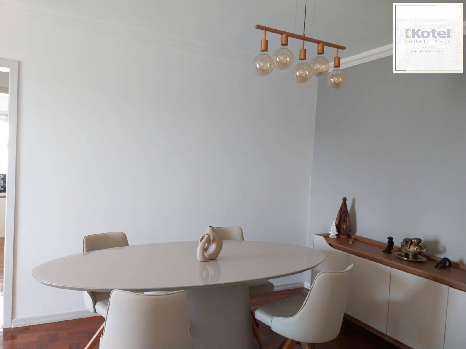 Apartamento de 2 dormitórios com vaga de garagem e sacada no Bairro Santana — foto 4