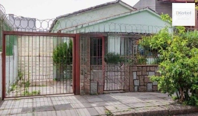 Casa de 3 dormitórios para venda ,estuda imóvel de menor valor no negócio, bairro Partenon em Porto Alegre/RS.