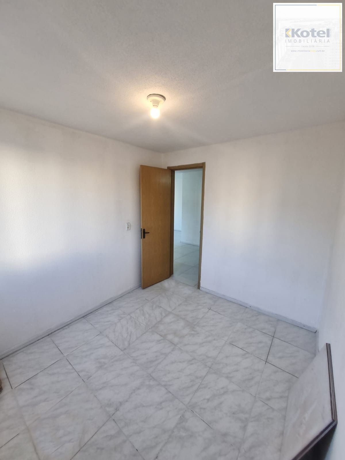 Excelente apartamento de 2 dormitórios, desocupado para venda  no bairro Partenon em Porto Alegre/RS. — foto 5