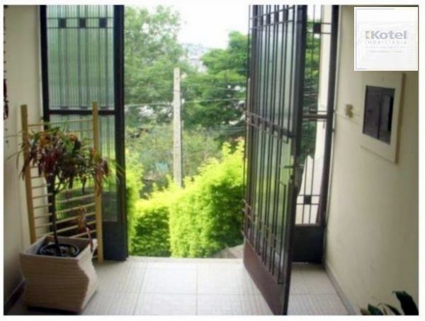 Sobrado para Venda - 240m², 3 dormitórios, sendo 1 suites, 1 vaga - Partenon — foto 3