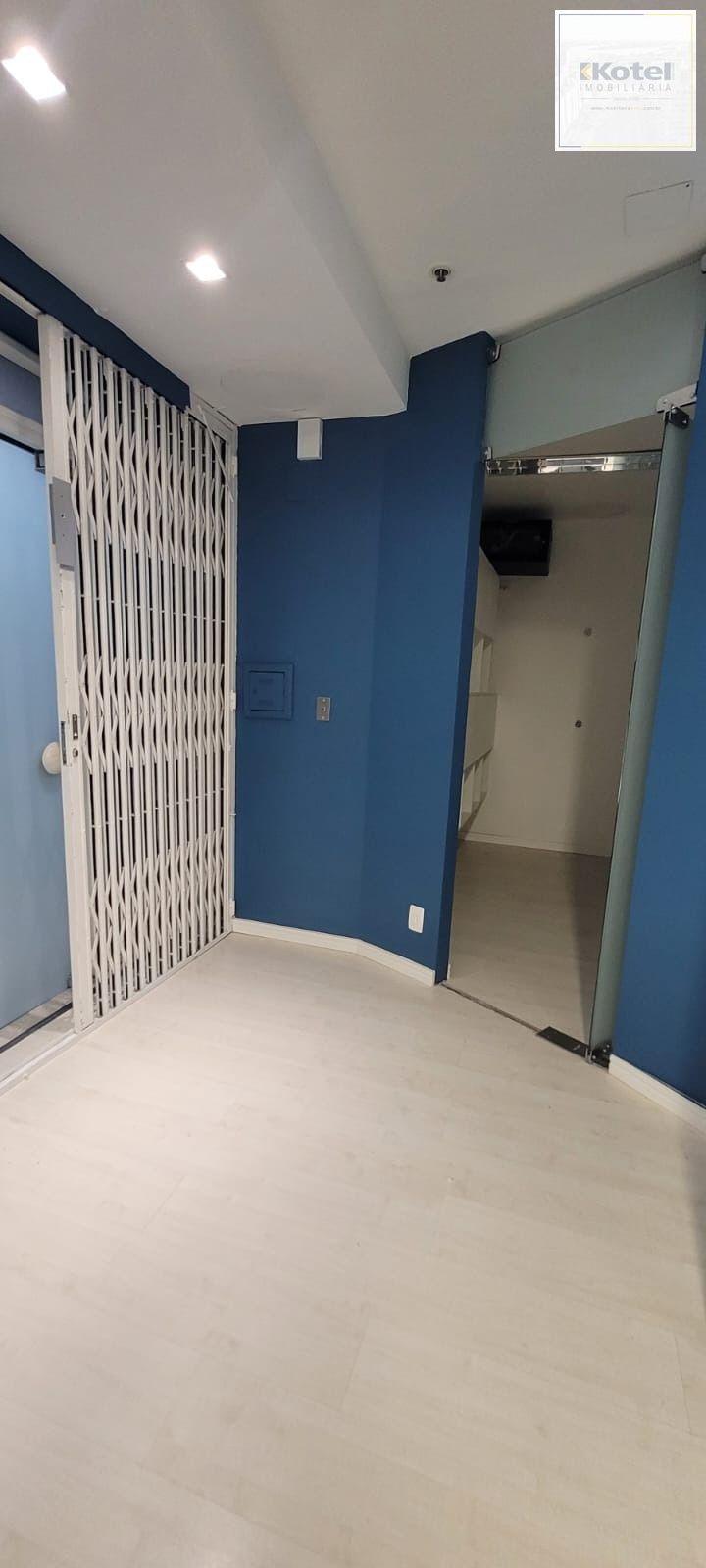 Sala Comercial à venda, 273m², Centro Histórico - Porto Alegre