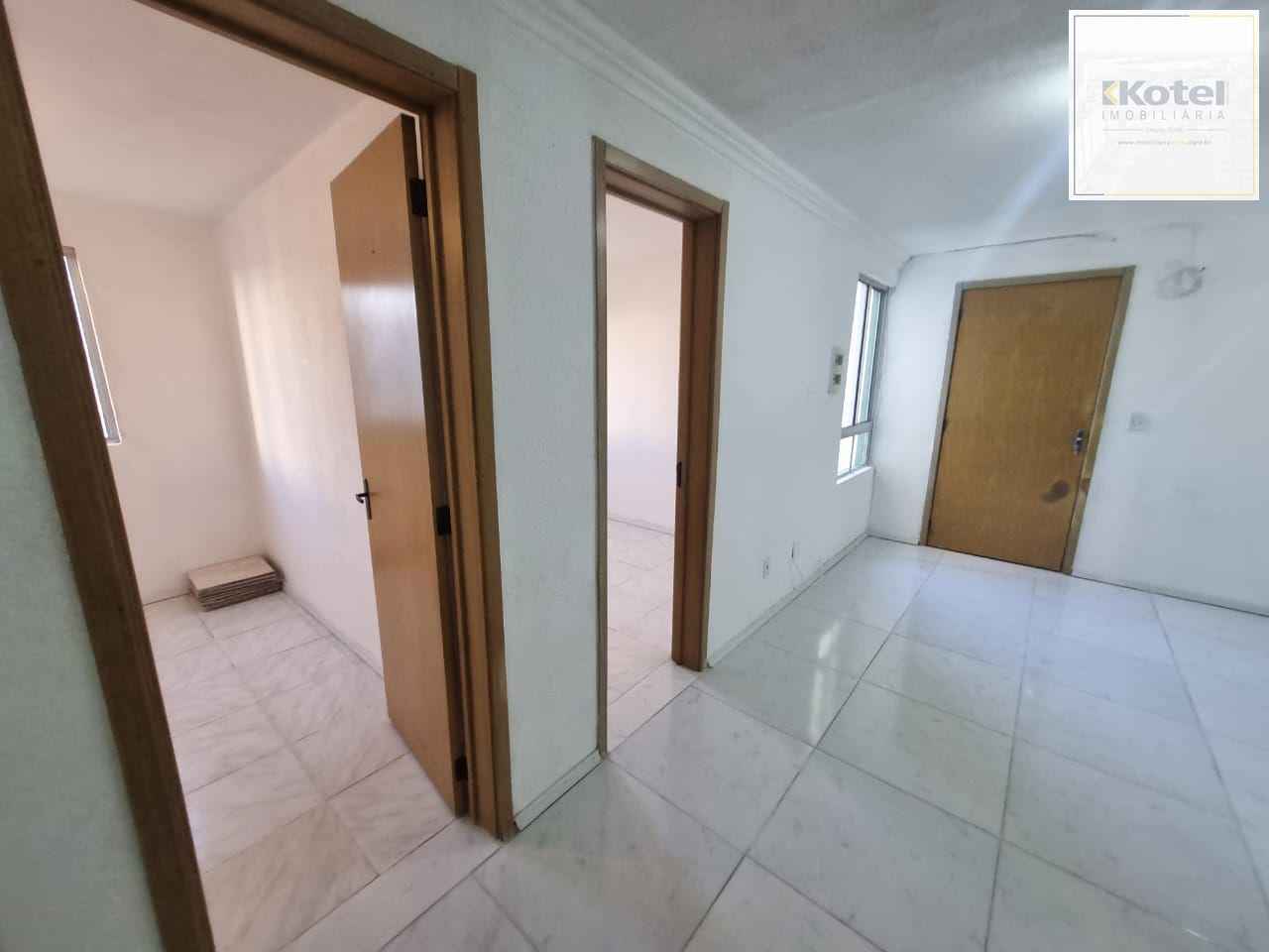Excelente apartamento de 2 dormitórios, desocupado para venda  no bairro Partenon em Porto Alegre/RS. — foto 2