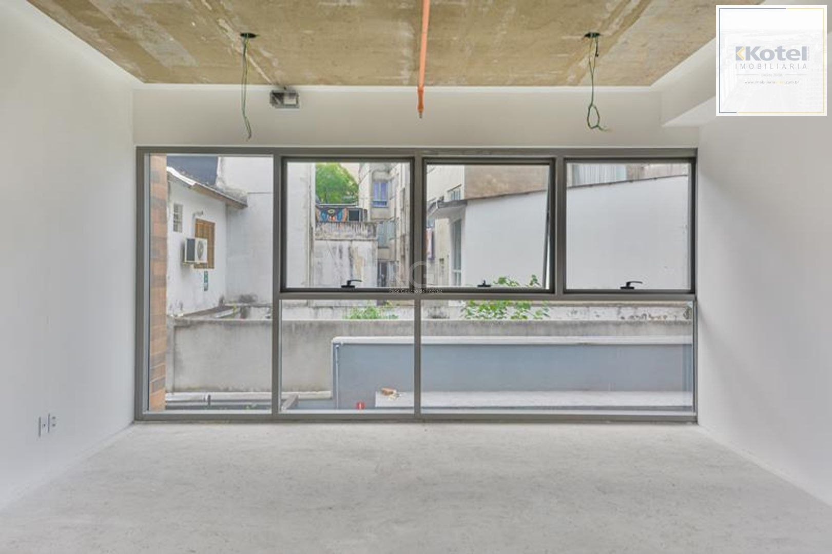 Sala Comercial à venda, 36m², Centro Histórico - Porto Alegre