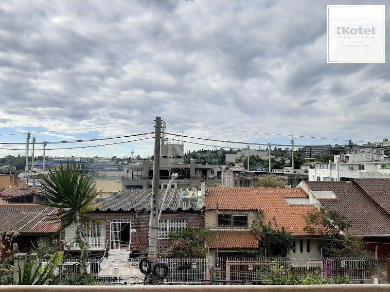 Casa para Venda - 243m², 3 dormitórios, 5 vagas - Medianeira — foto 2
