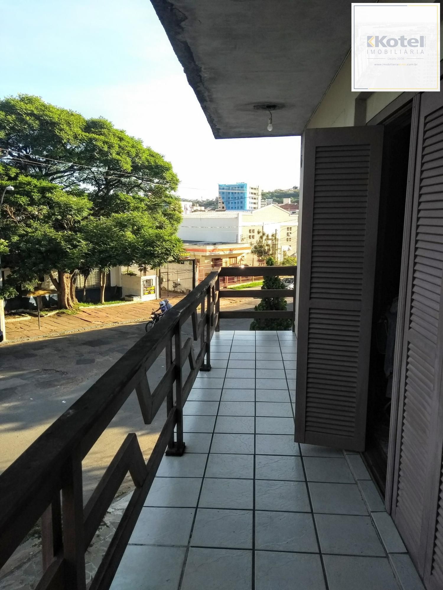 Predio para Venda - 291m², 3 dormitórios, sendo 2 suites, 1 vaga - Partenon