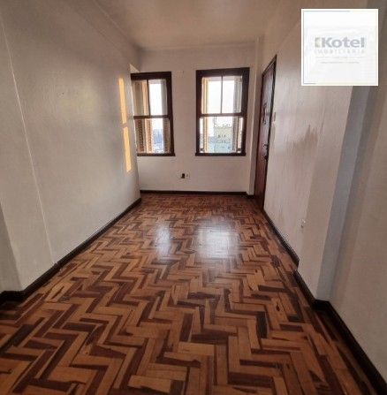 Apartamento de frente com 1 dormitório para venda no bairro Cidade Baixa em Porto Alegre/RS.