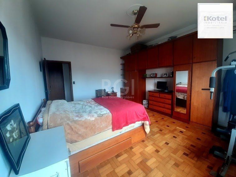 Casa para Venda - 243m², 3 dormitórios, 5 vagas - Medianeira — foto 3