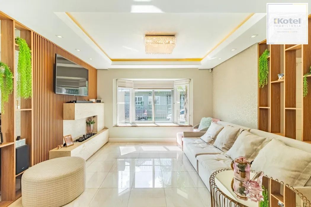 Casa térrea com 3 dormitórios, suíte e 2 vagas.