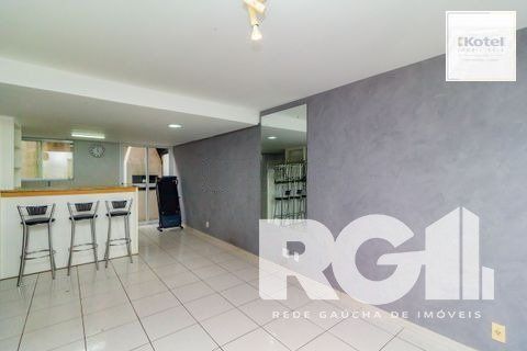 Casa em condomínio com 3 dormitórios, suíte, espaço gourmet.