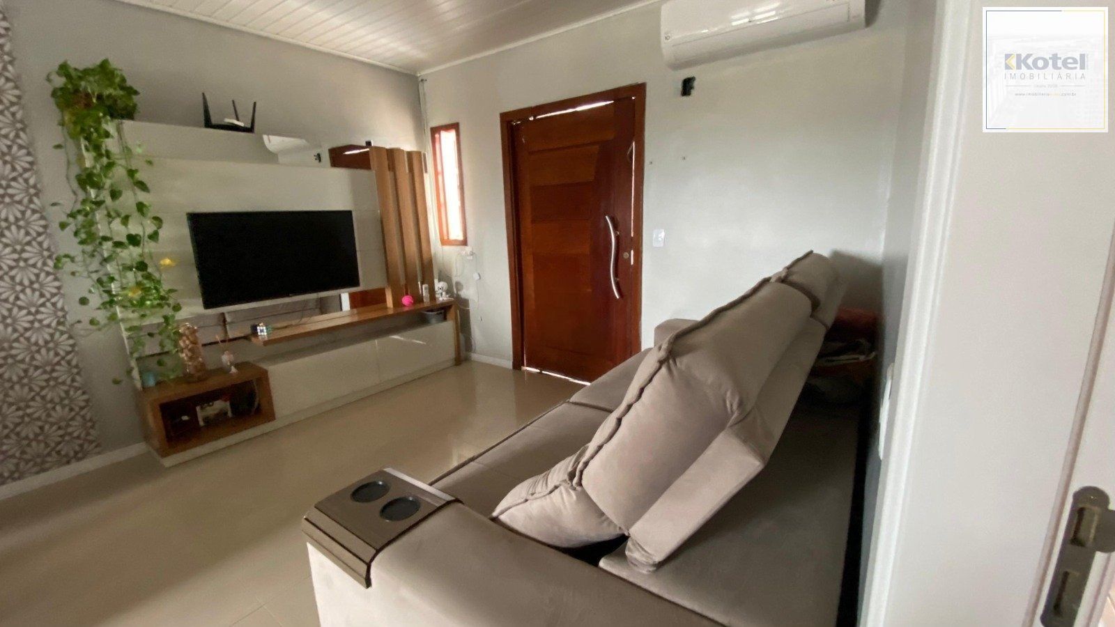 Casa térrea com 2 dormitórios, totalmente reformada. — foto 2