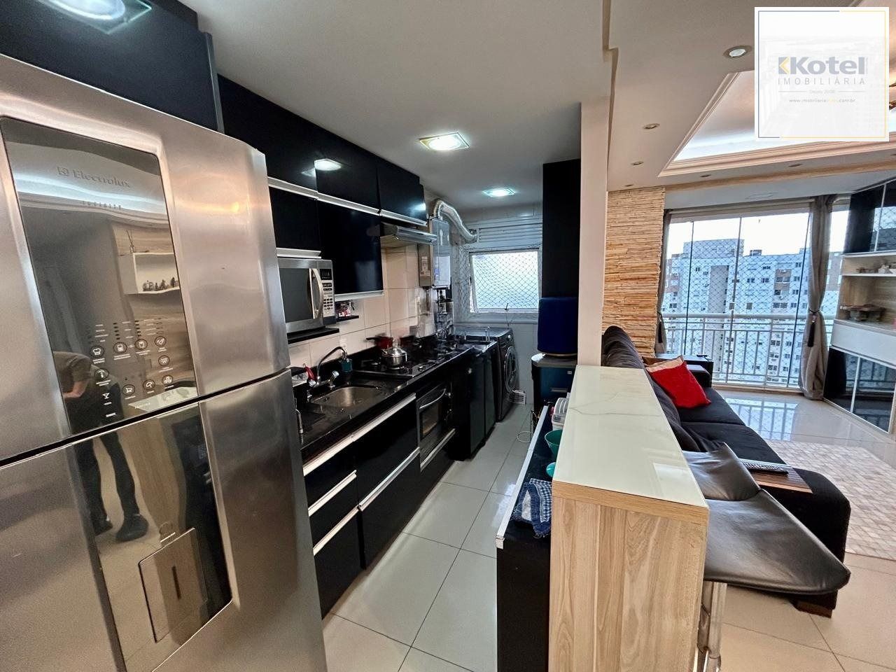 Apartamento com 3 dormitórios, suíte e 2 vagas