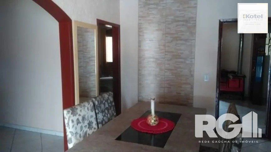 Casa Ampla com Piscina e 4 Dormitórios no Rubem Berta — foto 2