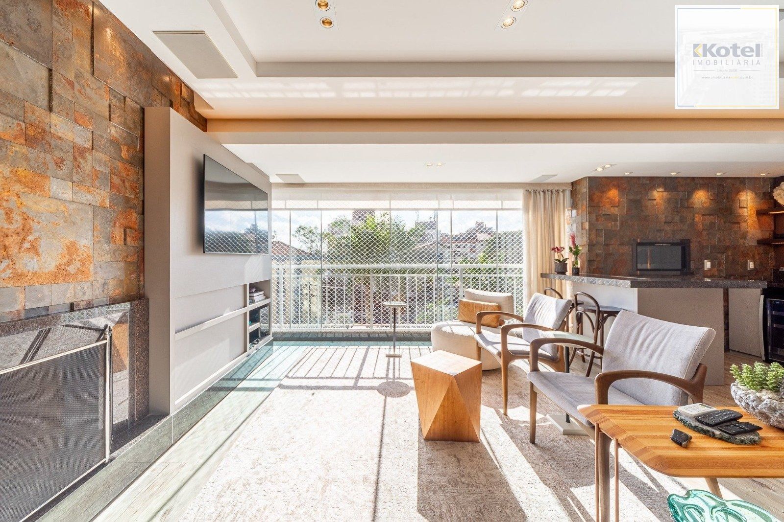 Apartamento com duas suítes no Jardim Europa