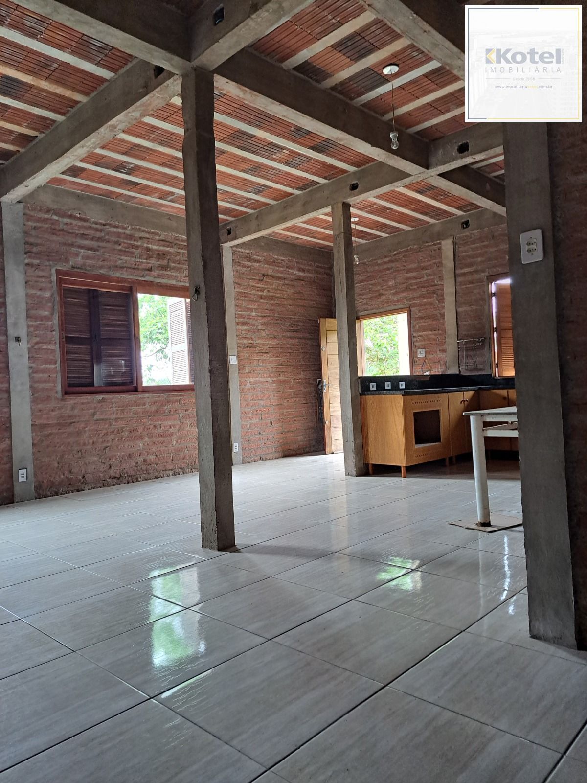 Sobrado 200m² privativos, 4 dormitórios 1 suíte e 2 vagas cobertas - Gravataí