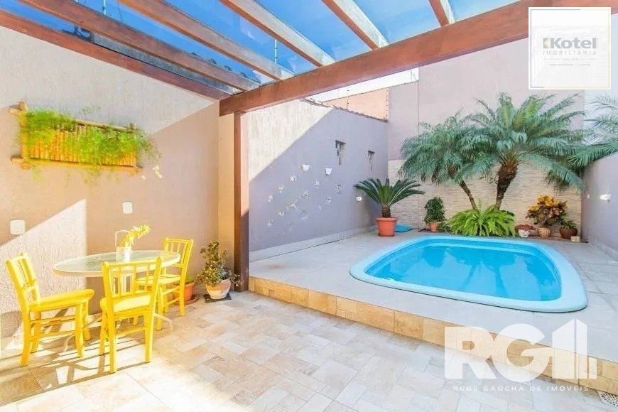 Casa com piscina, 3 suítes, desocupada, Rua Leite de Castro- Jardim Itu Sabará
