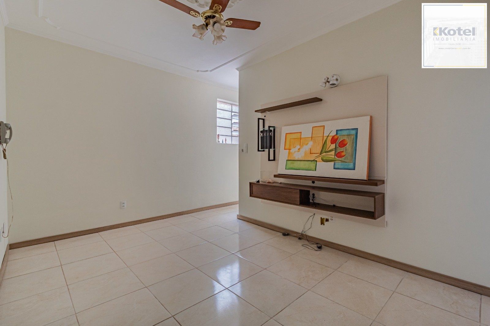 Térreo com pátio Semimobiliado, 2 Dormitórios, Próximo ao Praia de Belas