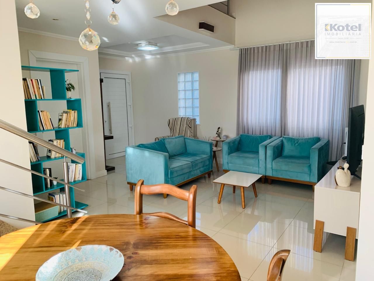 Casa Semimobiliada,  3 Dormitórios, Suíte e Amplo Pátio no Rio Branco- Canoas