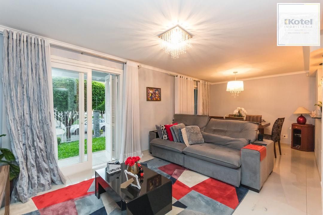 Casa com 3 dormitórios, 01 suíte, 03 vagas