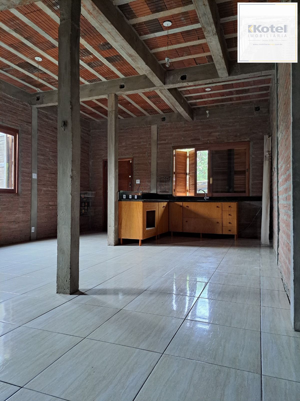 Sobrado 200m² privativos, 4 dormitórios 1 suíte e 2 vagas cobertas - Gravataí