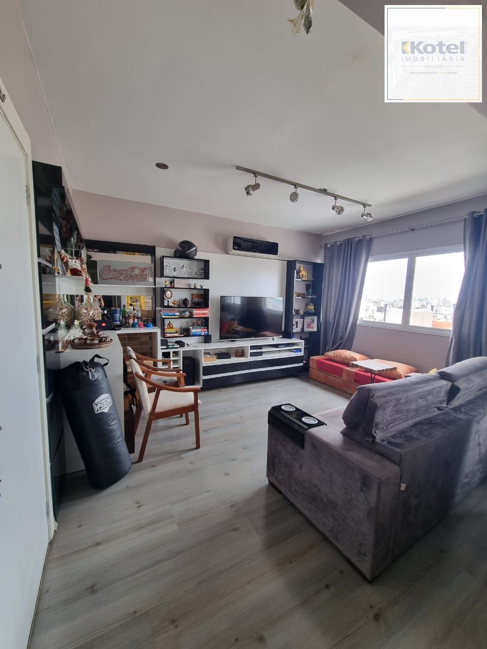 Apto 3 dorm living estendido, andar alto no Passo da Areia