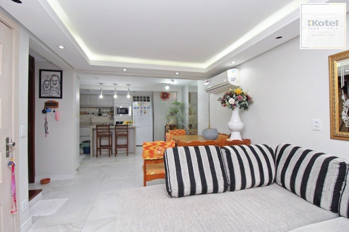 Casa em Condomínio à venda com 3 dormitório, suíte e infra completa.